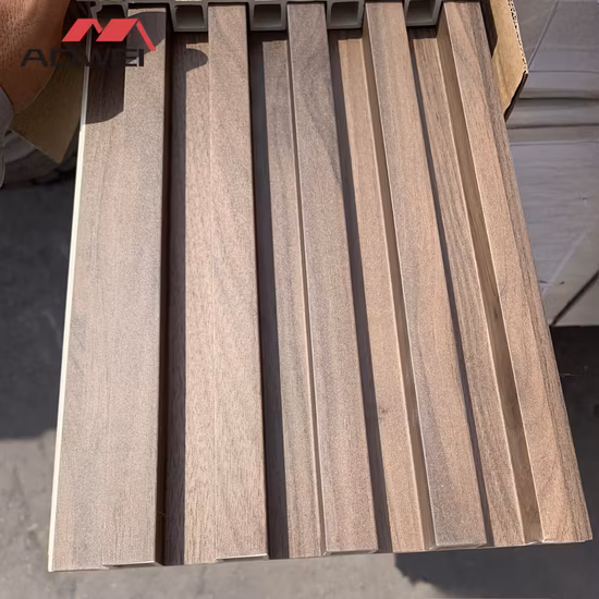 Tablero WPC de 1220X2440 mm para interiores y exteriores de China para fines de construcción